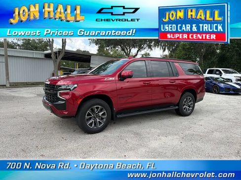 Used 2024 Chevrolet Suburban Z71 w/ Luxury Package AWD/4WD image 2