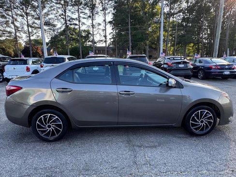 Used 2018 Toyota Corolla LE FWD image 4