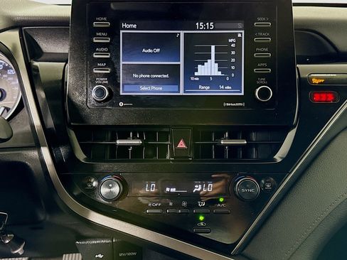 Used 2022 Toyota Camry XSE FWD image 18