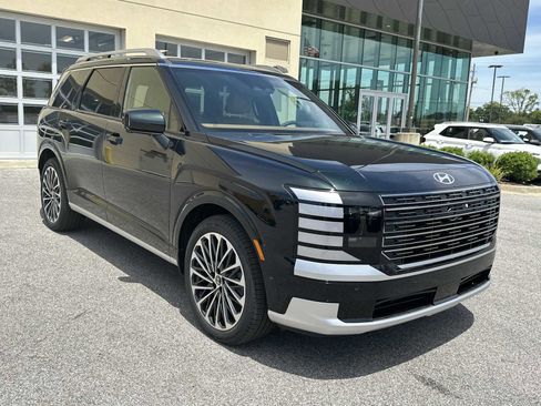 New 2026 Hyundai Palisade Calligraphy FWD image 2