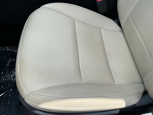 Used 2019 INFINITI QX50 Luxe w/ Navigation Package FWD image 14