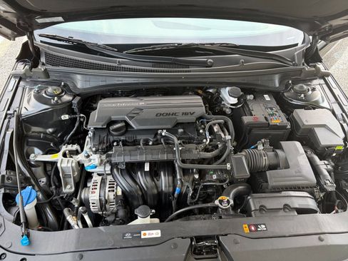 Used 2025 Hyundai Elantra SEL FWD image 33