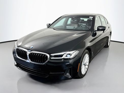 Used 2023 BMW 530i xDrive w/ Premium Package AWD/4WD image 4