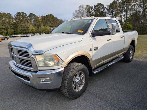 Used 2011 RAM 2500 Laramie w/ Protection Group image 2