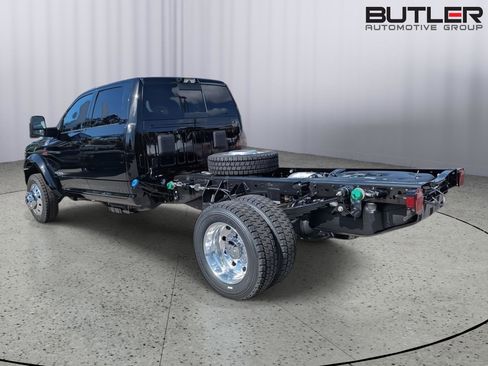 New 2026 RAM 4500 4x4 Crew Cab DRW image 4