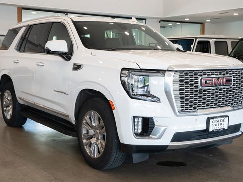 Used 2022 GMC Yukon Denali AWD/4WD image 3