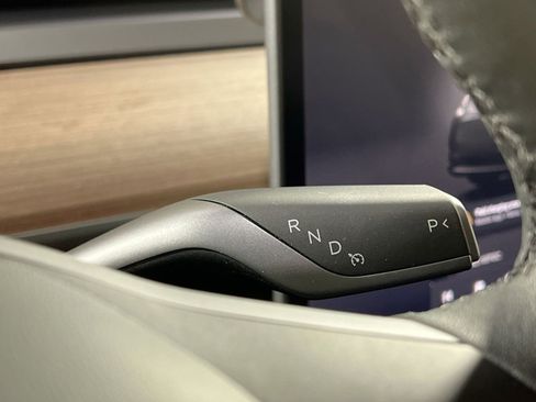 Used 2025 Tesla Model Y Long Range image 20