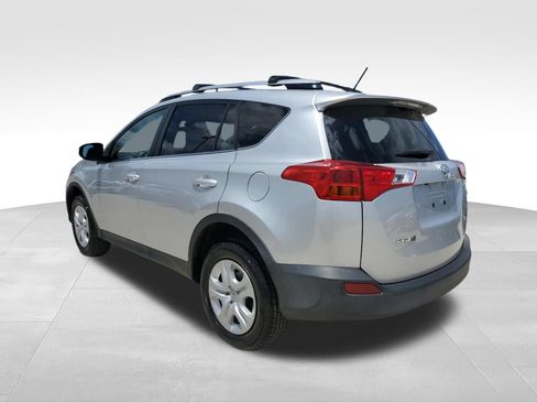 Used 2015 Toyota RAV4 LE FWD image 7