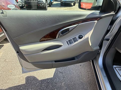 Used 2010 Buick LaCrosse CX image 8