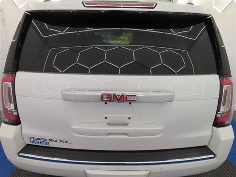 Used 2020 GMC Yukon XL Denali AWD/4WD image 11