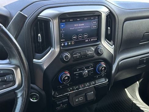Used 2021 Chevrolet Silverado 1500 LT image 18