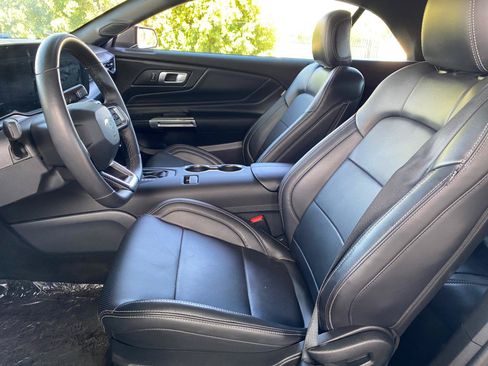 Used 2025 Ford Mustang Premium RWD image 26