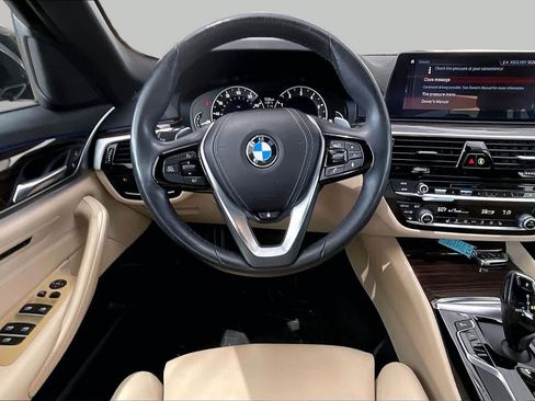 Used 2018 BMW 530i xDrive w/ Premium Package AWD/4WD image 6