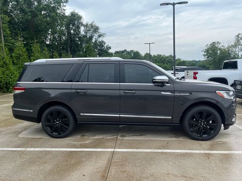 Used 2023 Lincoln Navigator L Black Label AWD/4WD image 6