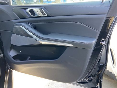 Certified 2024 BMW X5 xDrive40i w/ Premium Package image 27