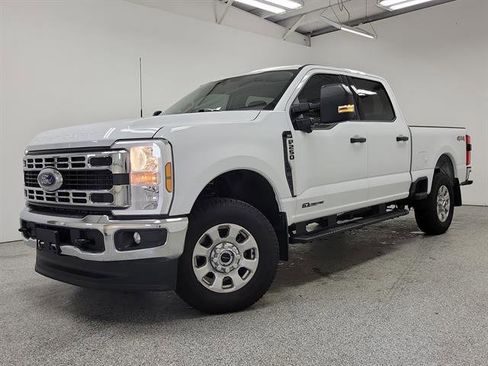 Used 2024 Ford F250 XLT image 1