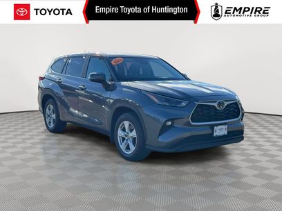 Used 2023 Toyota Highlander LE