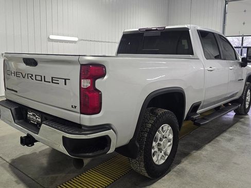 Used 2020 Chevrolet Silverado 2500 LT w/ Convenience Package image 5
