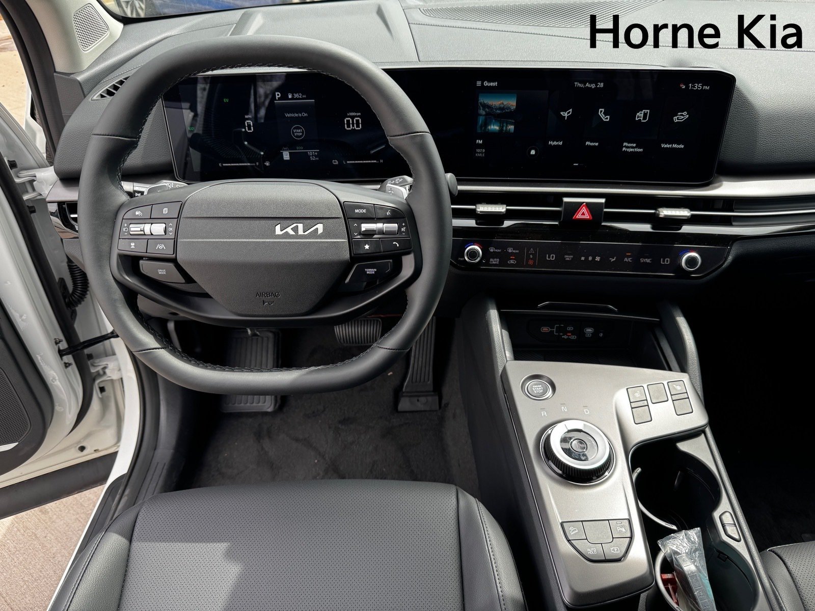 Certified 2026 Kia Sportage EX w/ EX Panoramic Sunroof Package AWD/4WD image 13