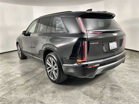 Used 2026 Cadillac Vistiq Sport image 6