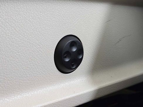 Used 2023 Mercedes-Benz GLB 250 4MATIC image 26