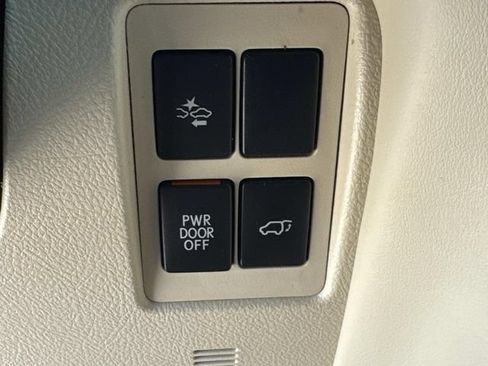 Used 2021 Lexus LX 570 4WD w/ Luxury Package image 50