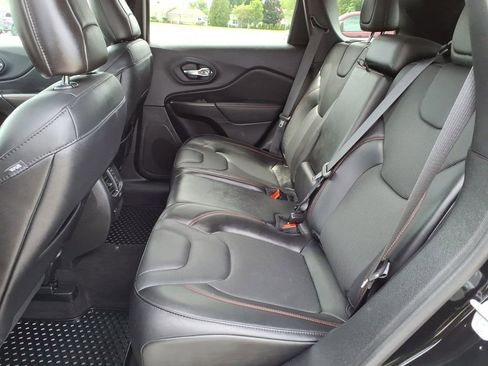 Used 2021 Jeep Cherokee Trailhawk w/ Premium Leather Package AWD/4WD image 20