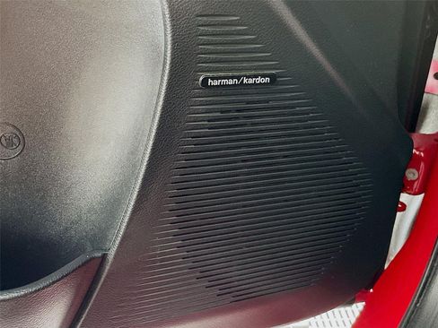 Used 2015 Dodge Challenger SRT Hellcat RWD image 22