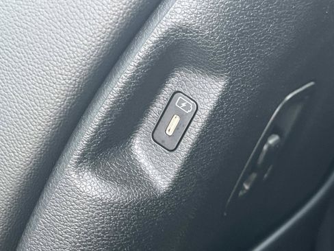 Used 2025 Kia Sportage EX FWD image 18