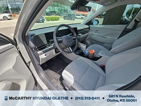 Used 2025 Hyundai Kona SEL FWD image 3