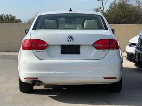 Used 2014 Volkswagen Jetta SE image 11