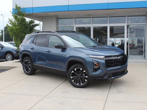 New 2026 Chevrolet Equinox RS w/ Convenience Package III FWD image 2