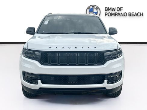 Used 2025 Jeep Wagoneer Series II image 2