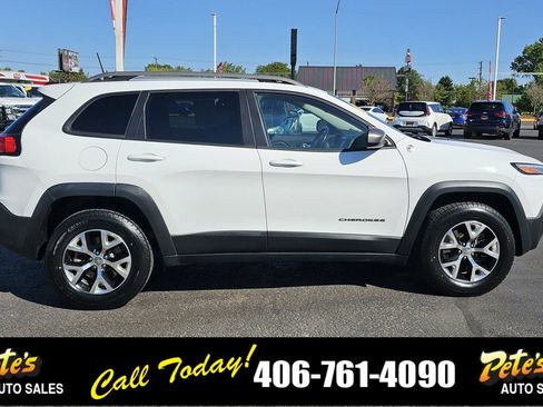 Used 2016 Jeep Cherokee Trailhawk image 5