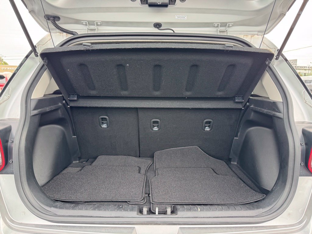 Used 2024 Hyundai Venue SEL FWD image 37