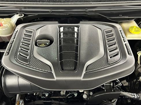 Used 2023 Jeep Wagoneer Series II AWD/4WD image 39