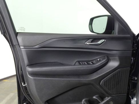 New 2025 Jeep Grand Cherokee Laredo w/ Luxury Tech Group I AWD/4WD image 16