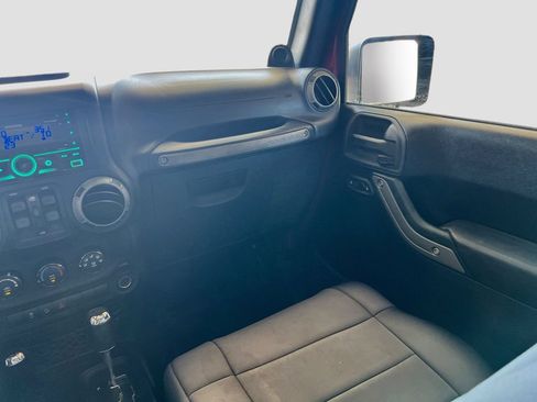 Used 2012 Jeep Wrangler Unlimited Sport AWD/4WD image 21