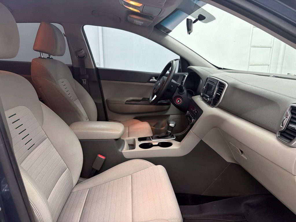 Used 2018 Kia Sportage LX FWD image 31