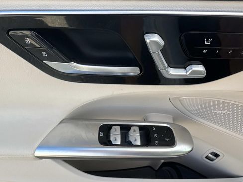 Used 2023 Mercedes-Benz C 300 Sedan image 21