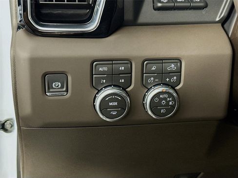 Used 2026 GMC Sierra 1500 Denali AWD/4WD image 10