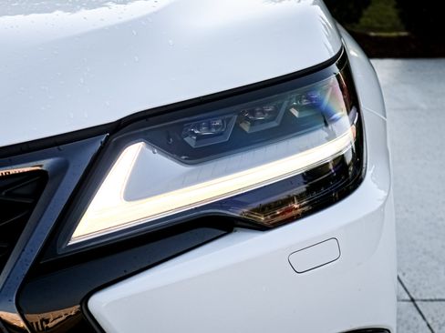 Used 2023 Lexus LX 600 F Sport w/ Accessory Package (Z1) AWD/4WD image 6