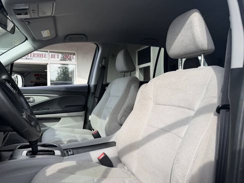 Used 2019 Honda Pilot LX image 18