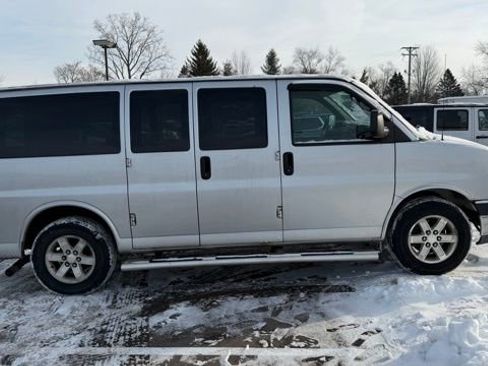 Used 2014 GMC Savana 1500 LT w/ LT Preferred Equipment Group image 4
