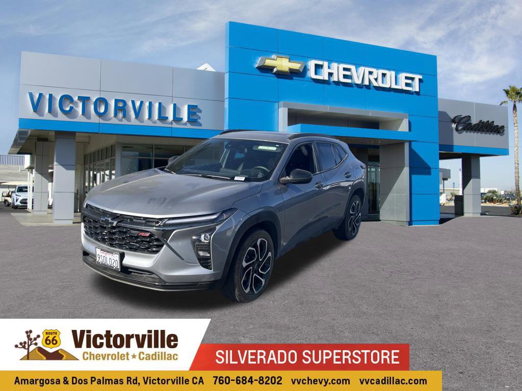 Used 2025 Chevrolet Trax RS w/ Sunroof Package FWD image 1