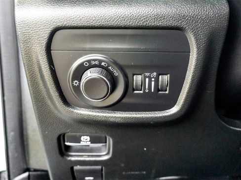 Used 2024 Jeep Grand Cherokee L Laredo image 16
