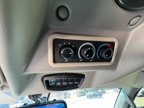 Used 2016 Chevrolet Express 2500 RWD image 38