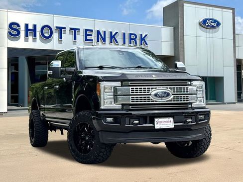 Used 2018 Ford F250 Platinum w/ Platinum Ultimate Package AWD/4WD image 1