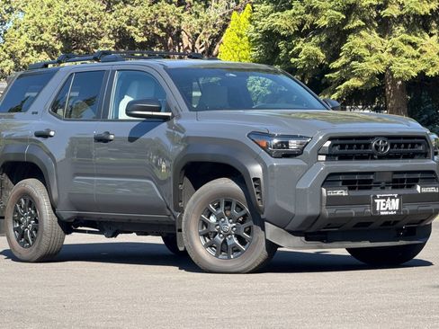Used 2025 Toyota 4Runner SR5 AWD/4WD image 2