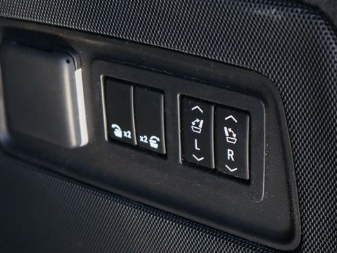 Used 2021 Cadillac Escalade Sport Platinum image 31